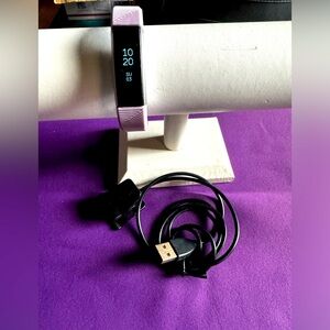 Fitbit Alta w/multiple bands